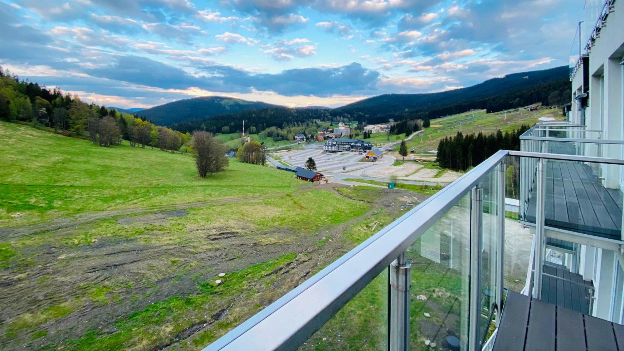 Panorama - Czarna Gora Resort By Sun & Snow Z Basenem I Sniadaniem Sienna  Exterior foto